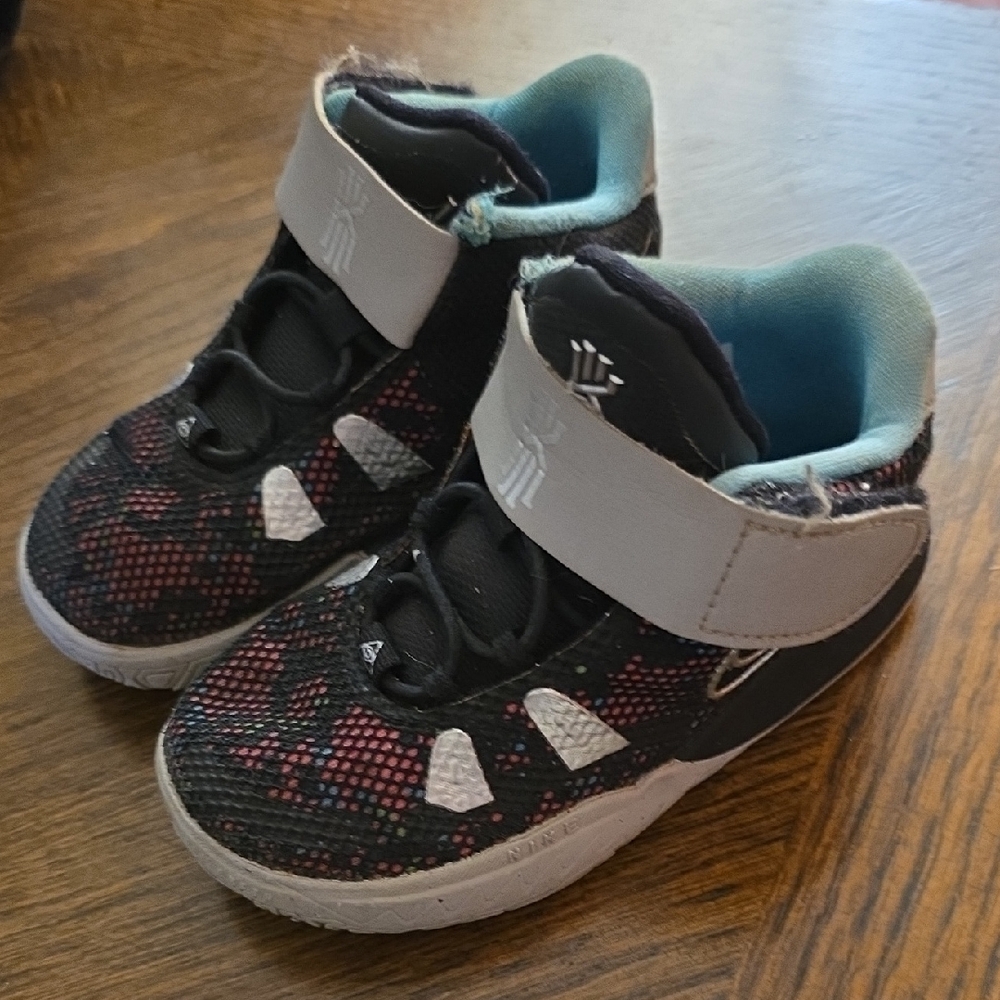 Nike Kyrie Td Pixel Camo Size Toddler 7 Children's